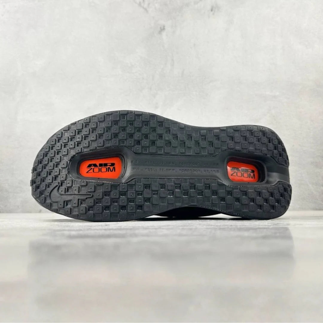 Nike Vomero Premium — Preto/Laranja