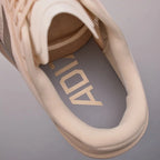 Adidas Adizero EVO SL — Bege