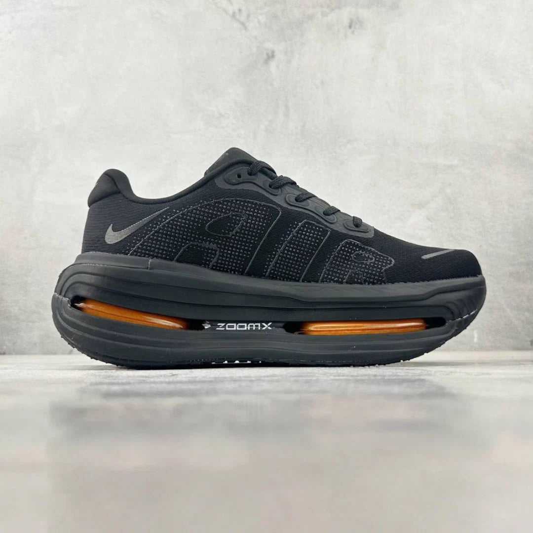 Nike Vomero Premium — Preto/Laranja